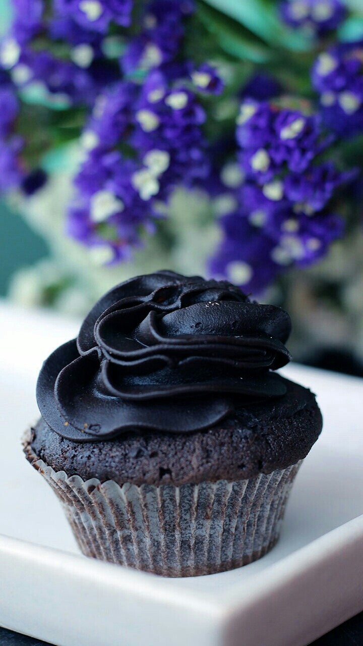 black cupcake