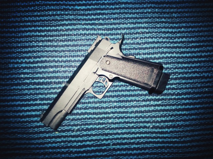 guns