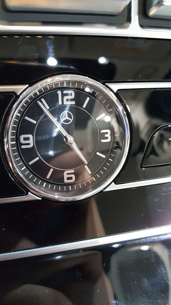 Mercedes O'clock