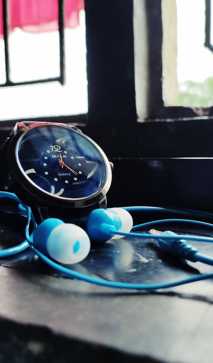 watch and earphones ???