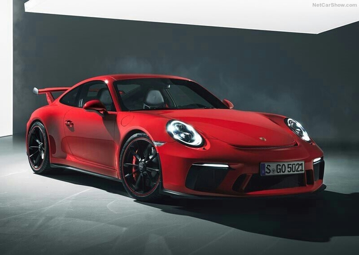 Kirmizi Porsche