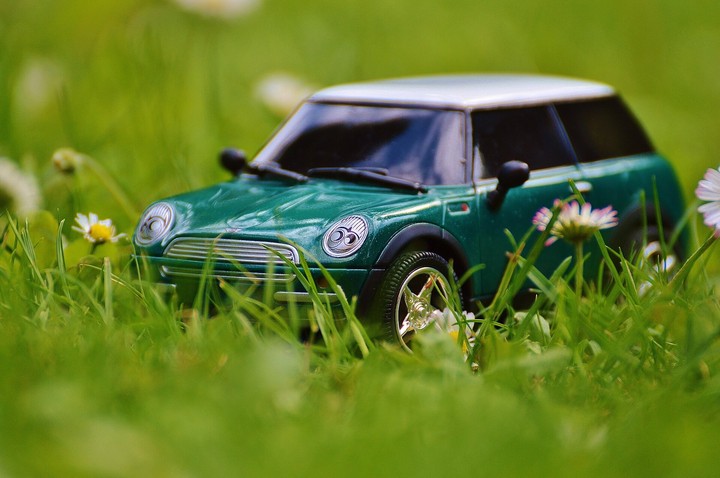 Toy car