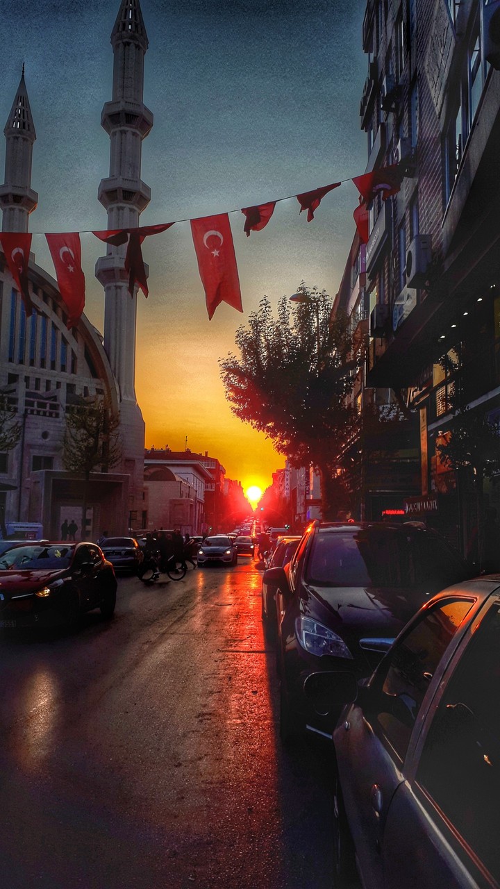 Şehir hayatında güneşin batışı.