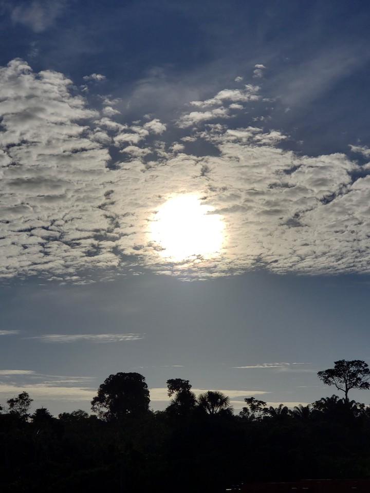 Amanhecer no Rio Moju