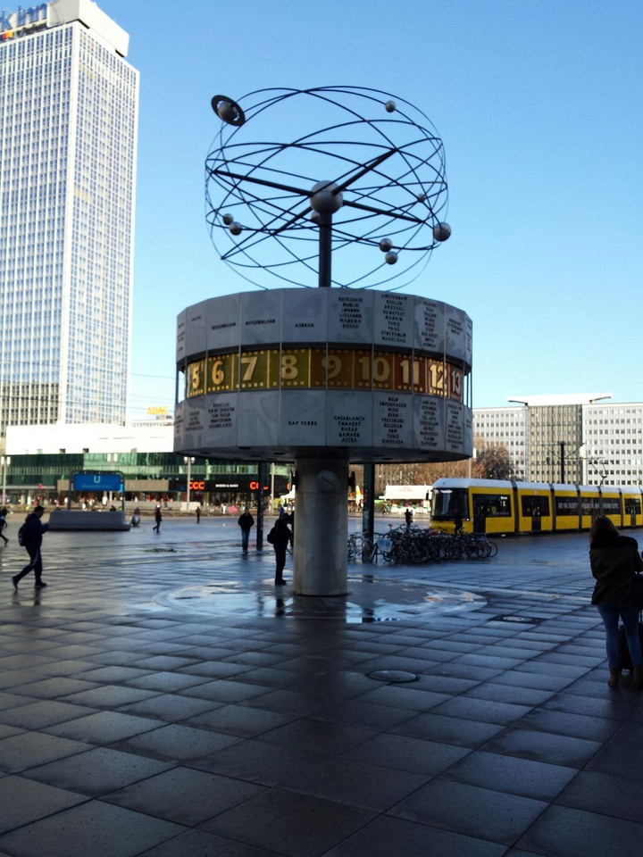 Weltzeituhr (Berlin)