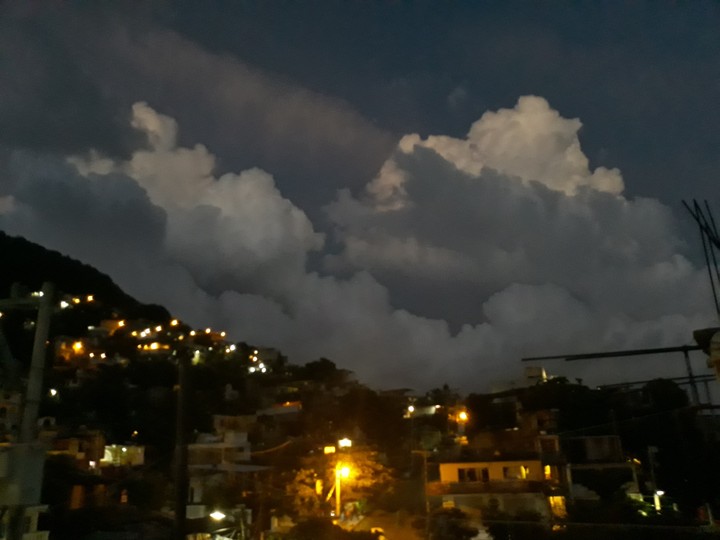 nubes nocturnas