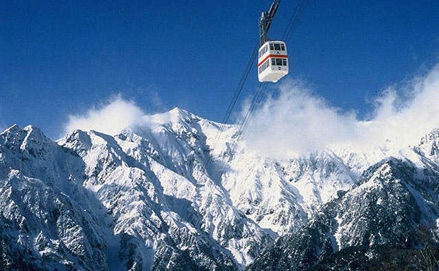 the mountains of Oku-Hida Onsen-kyo