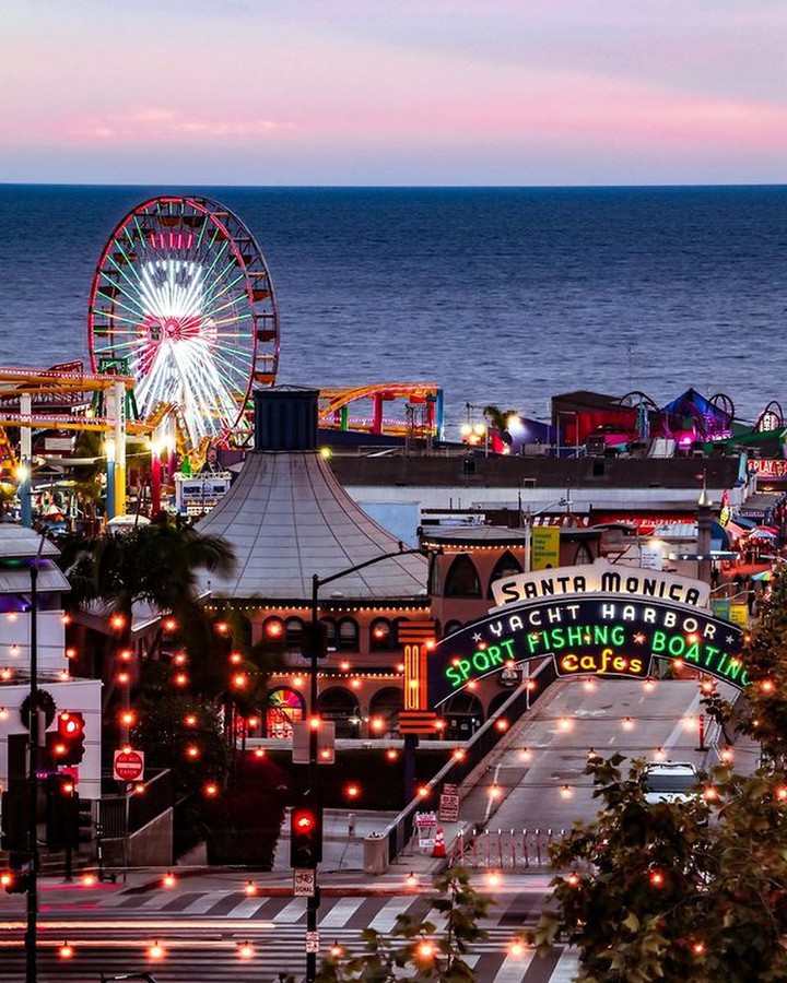 Santa Monica,California