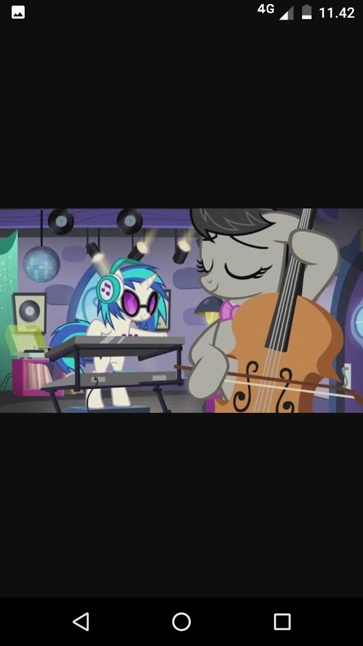 Octavia Melody And Vinyl Scratch