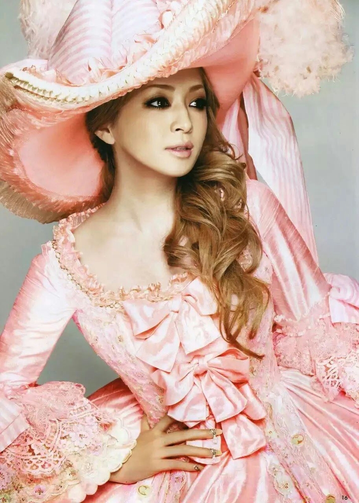 Ayumi Hamasaki pink