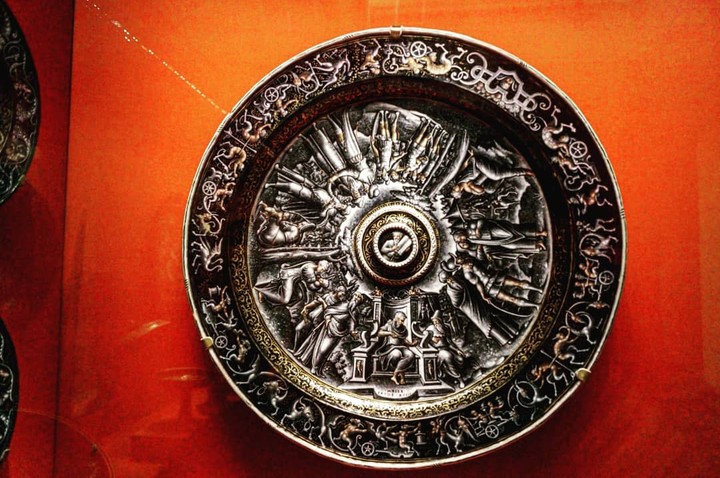 Hermitage plate