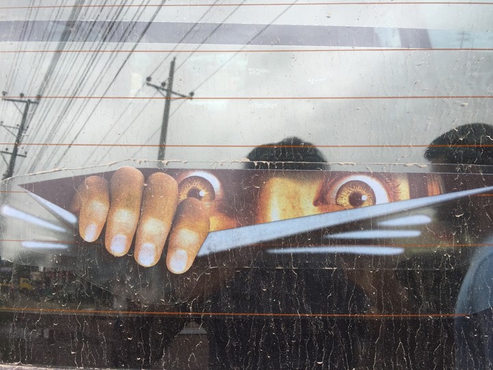 Don't try to eye contact with eyes