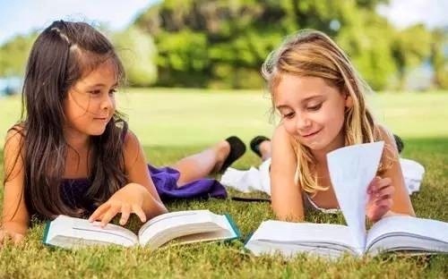 reading girls