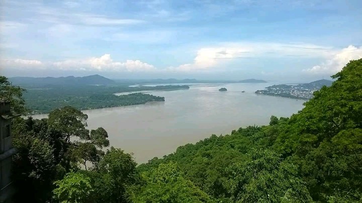 bomvhoputro river