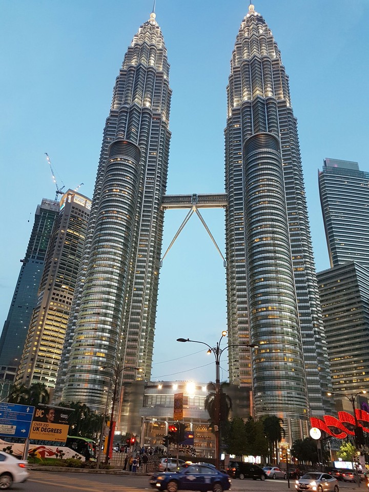 Petronas Twin Tower evening