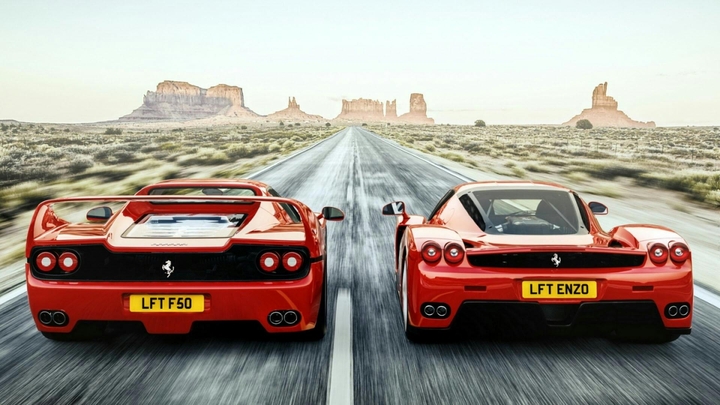 F50 vs Enzo in Desert
