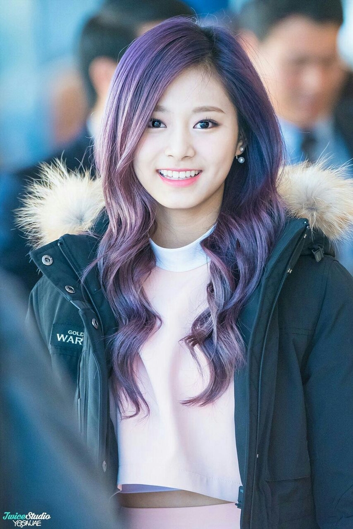 konnichiwa Chou tzuyu