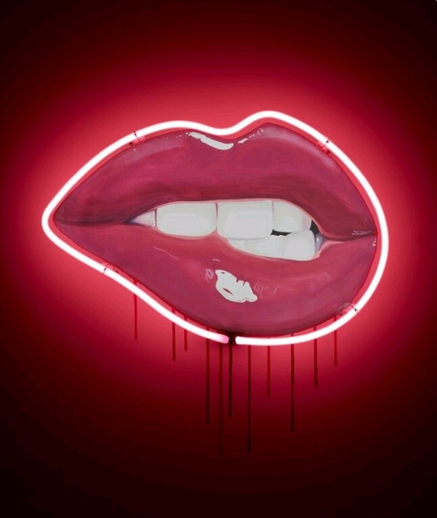 neon lips...