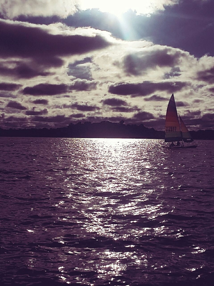 Sail boat, sail...