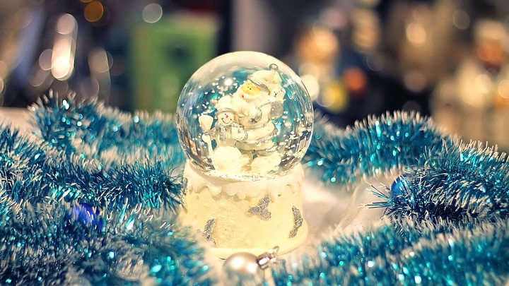 WHITE SANTA CLAUS IN THE SNOWBALL