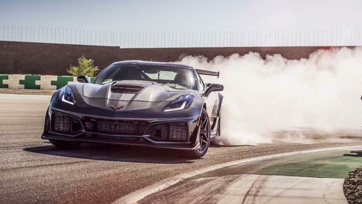 zr1