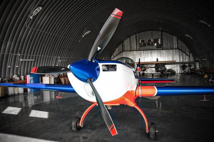 extra 330lx