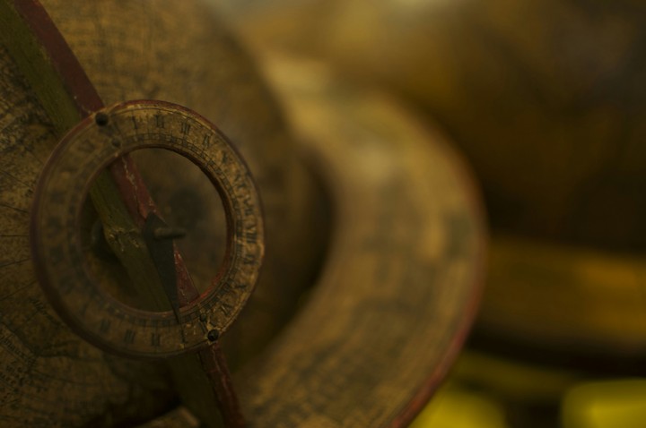 Vintages Globe