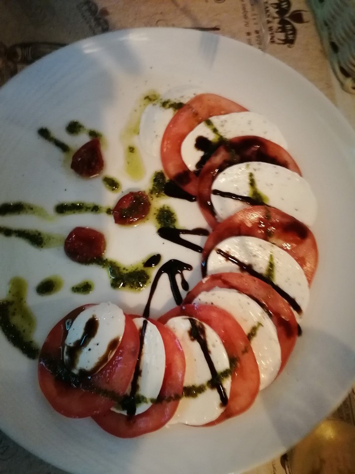 салат Caprese