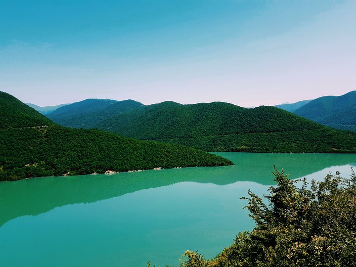 Emerald mountain reservoir Ginval'skoe.