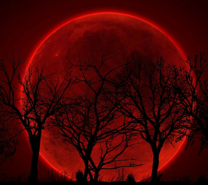 Red Moon