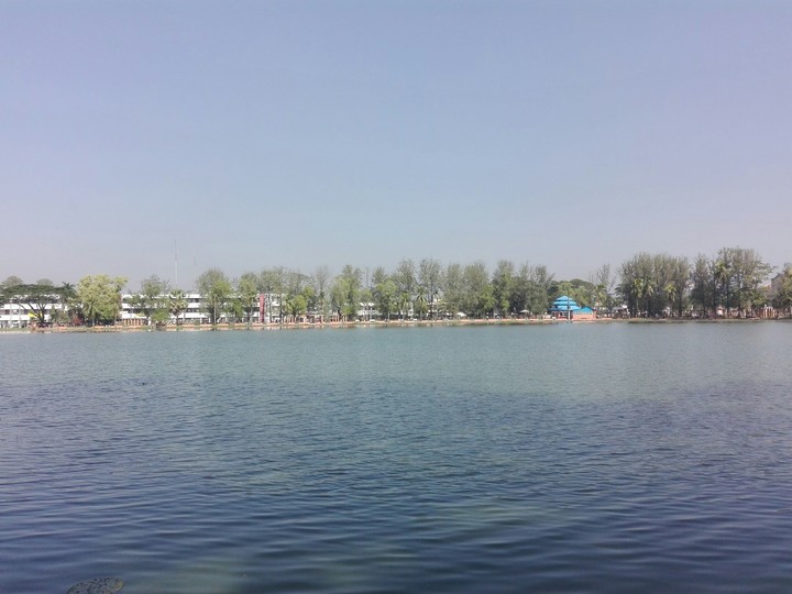 City Lake