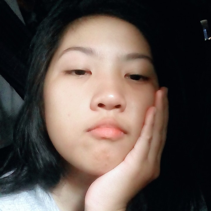 cô gái xinh xắn