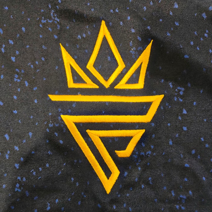 Crown F