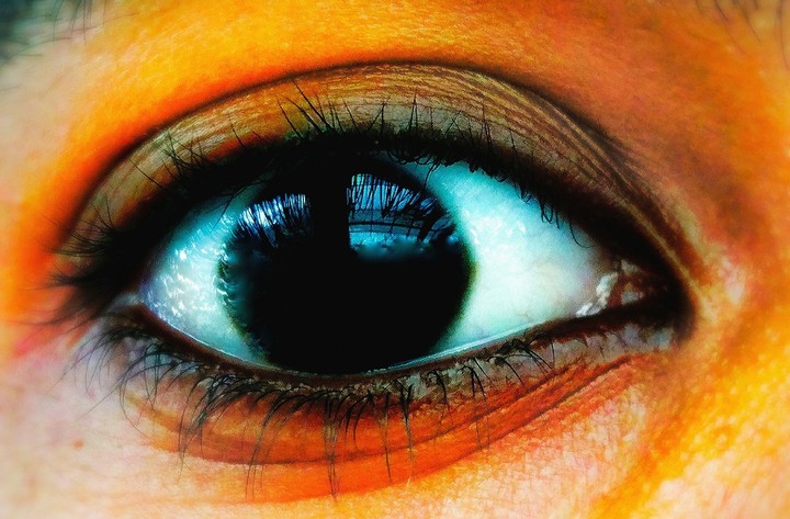 EYES