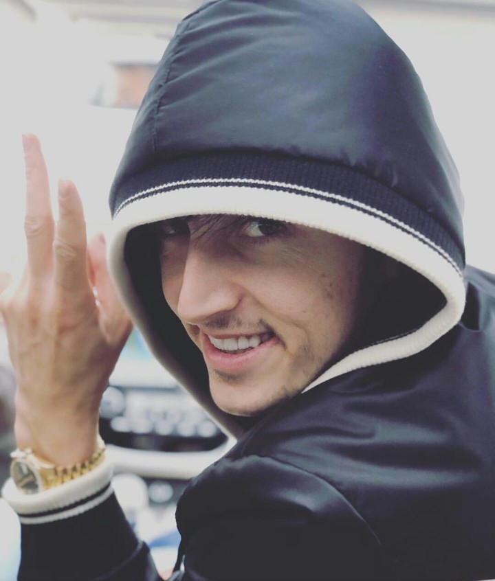 ✌