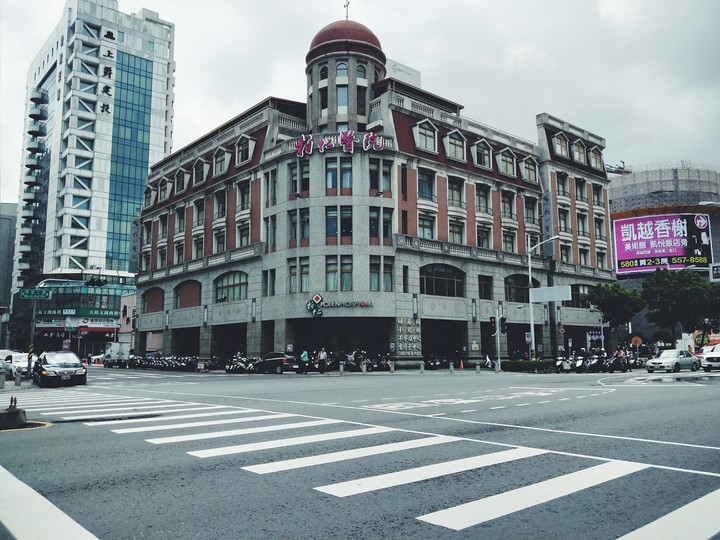 台灣高雄之大馬路