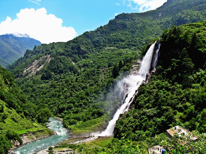 Jung waterfall❤