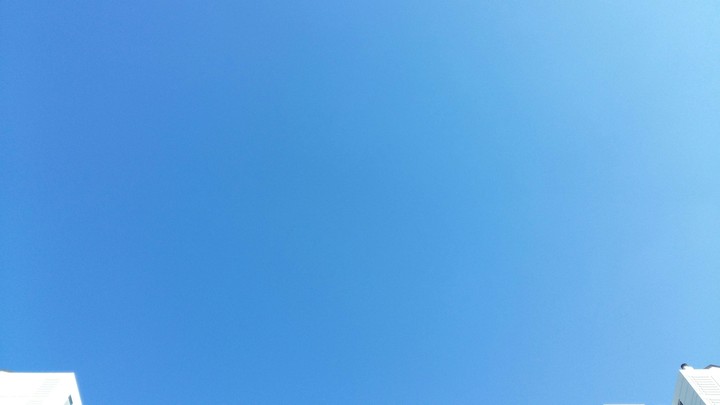 푸르른 하늘.fly