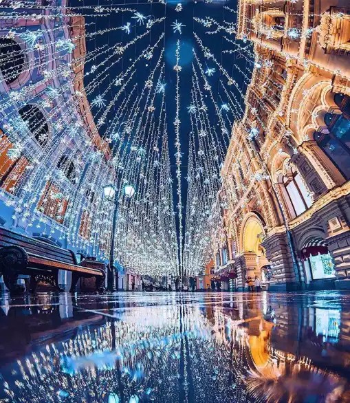 МОСКВА ПРАЗДНИЧНАЯ