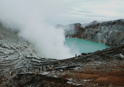 Sulfur Lake