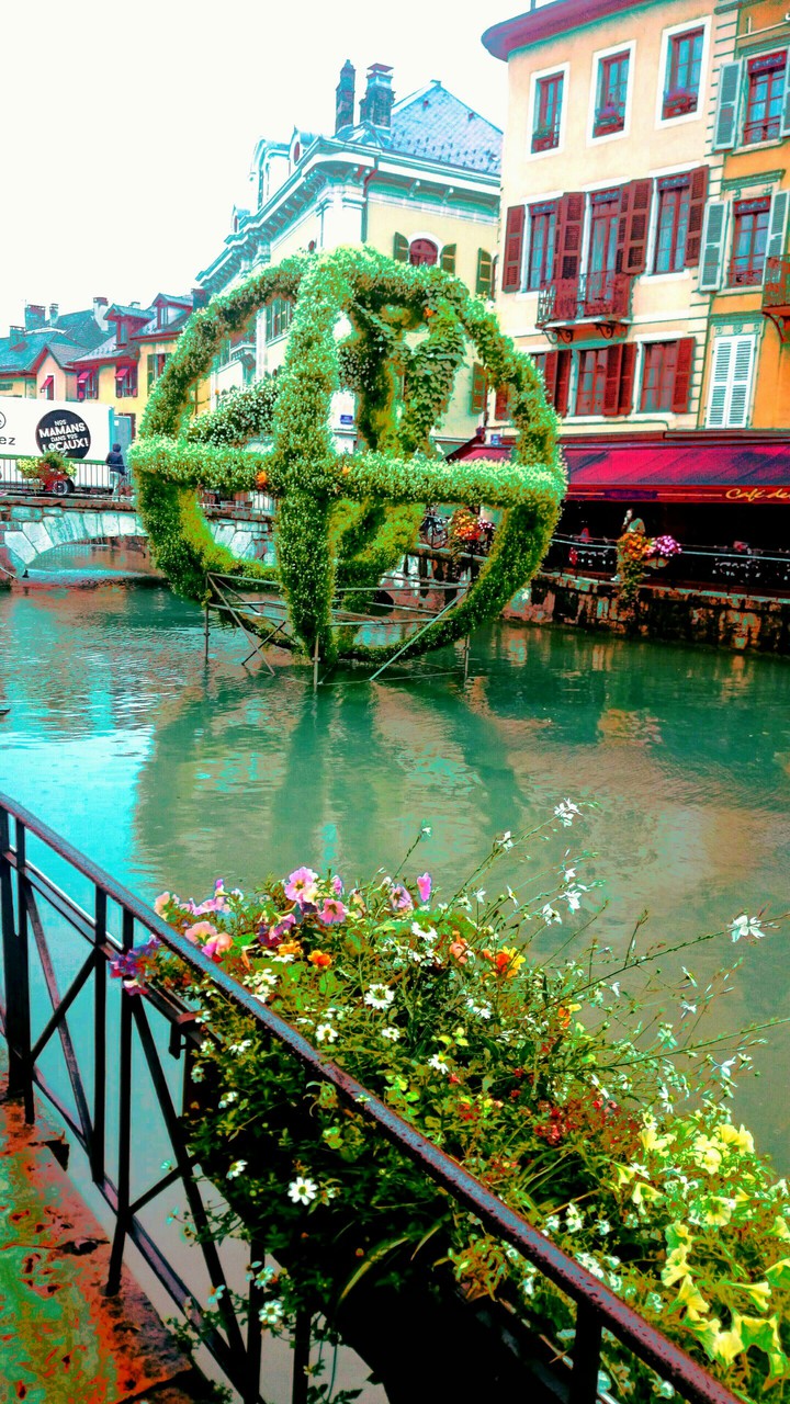 THE BEAUTY OF ANNECY FRANCE