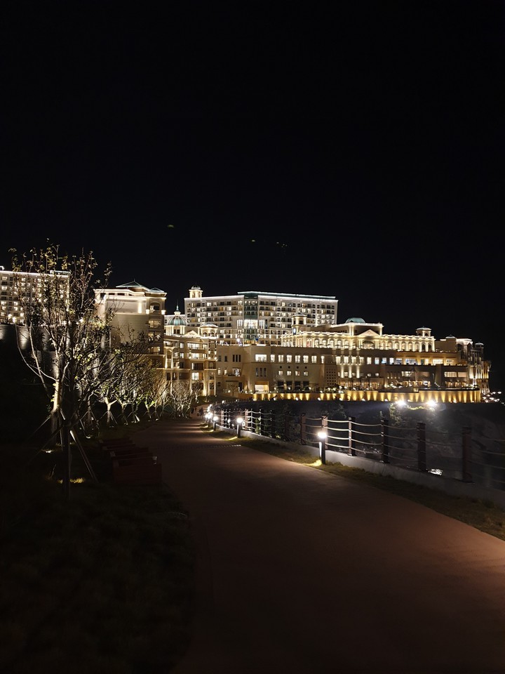 한 여름밤의 불빛
