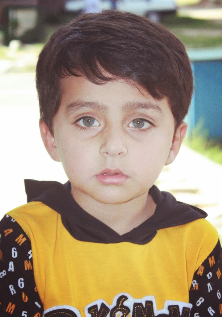 cute boy greeen eyes