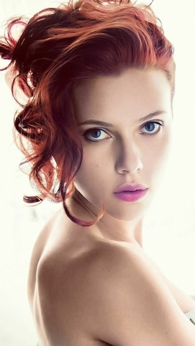 Scarlett Johnson redhead