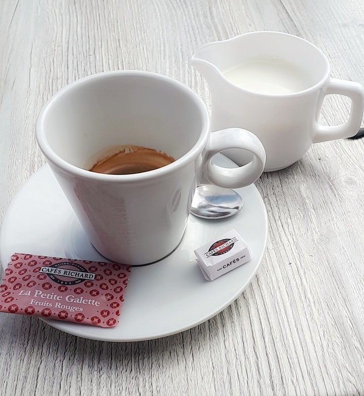 café