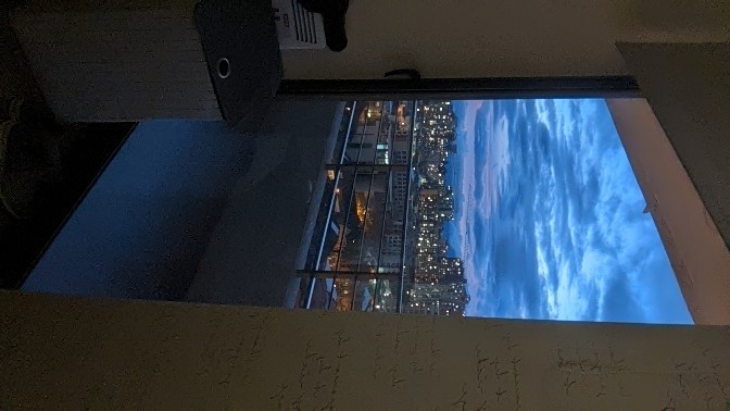 ventana y nubes