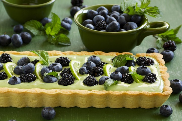 Brombeeren mit vanillie puting und Sandboden.