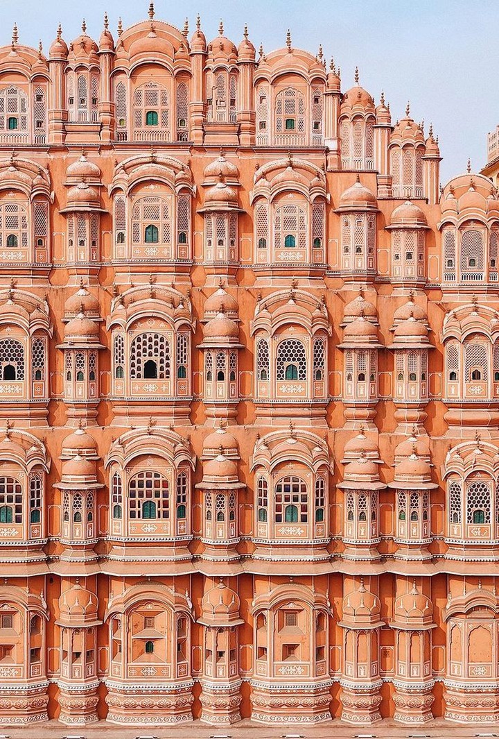 Hawa Mahal ( Jaipur , India )