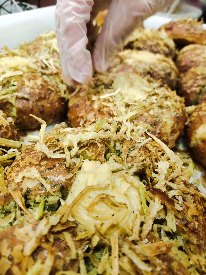 korean garlic bread in process