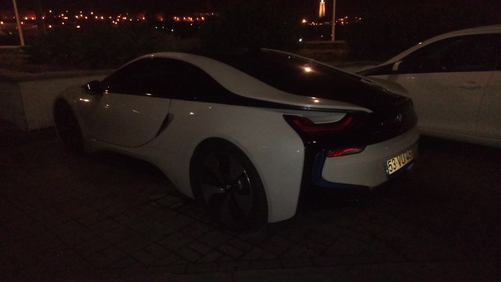 BMW I8